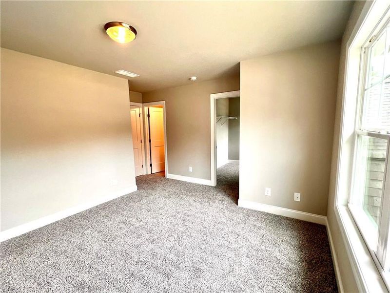 Spacious, unfurnished interior of a new home in , Jefferson (Image 46).
