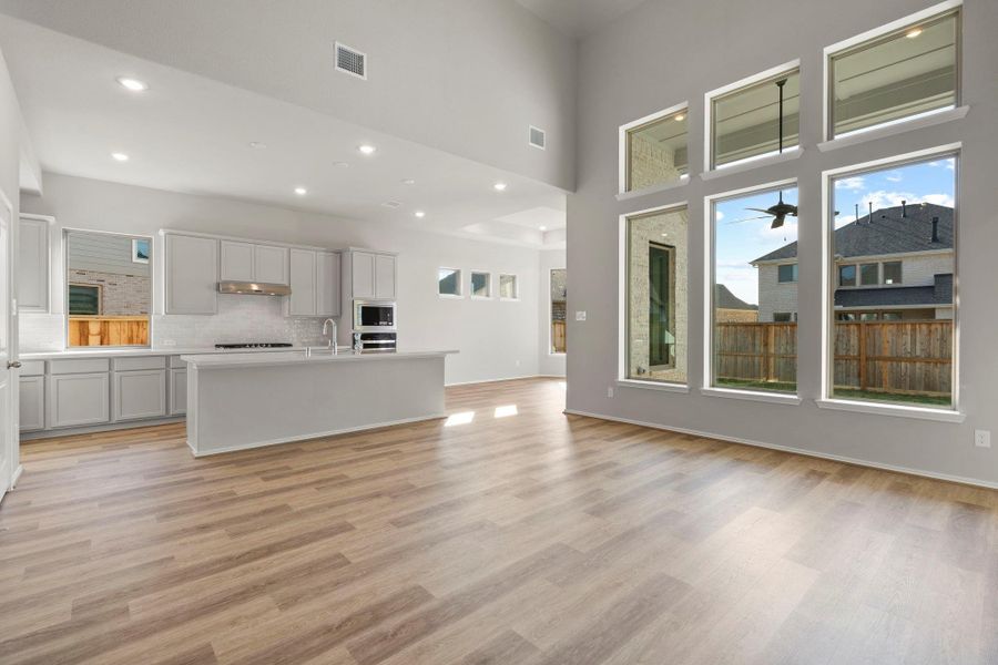 Spacious, unfurnished interior of a new home in Dunham Pointe 50', Cypress (Image 23).