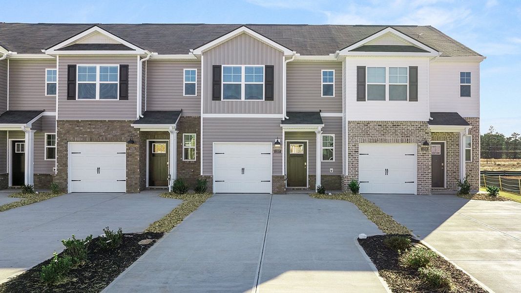 Front exterior of a new home in Weatherstone, Grovetown, GA, highlighting curb appeal (Image 1). Front exterior of a new home in Weatherstone, Grovetown, GA, highlighting curb appeal (Image 1).