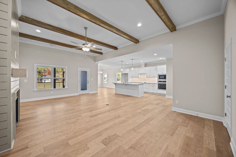 Spacious, unfurnished interior of a new home in Kennedy's Crossing, Grimesland (Image 18).