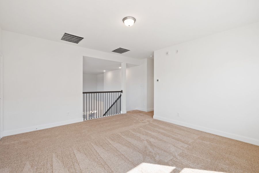 Spacious, unfurnished interior of a new home in Edgewater, Fate (Image 39).