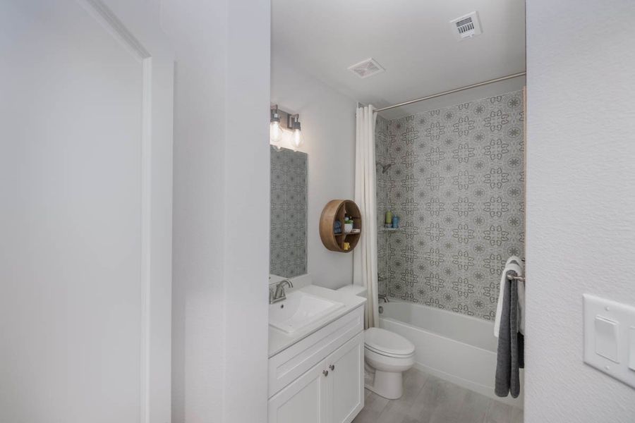 Furnished interior view inside a new home in Las Lomas, Forney (Image 24). Furnished interior view inside a new home in Las Lomas, Forney (Image 24).