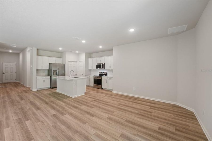 Spacious, unfurnished interior of a new home in , Palm Coast (Image 33).