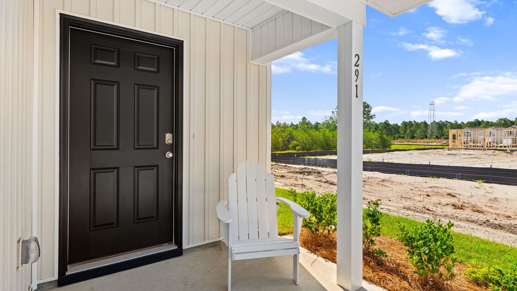 Representative exterior details of a home built from the The Bandon by D.R. Horton in Salt Pines, Port Saint Joe (Image 3).