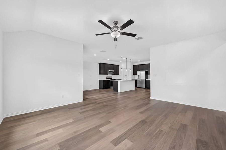 Spacious, unfurnished interior of a new home in Parks at Foster Crossing, Anna (Image 21).