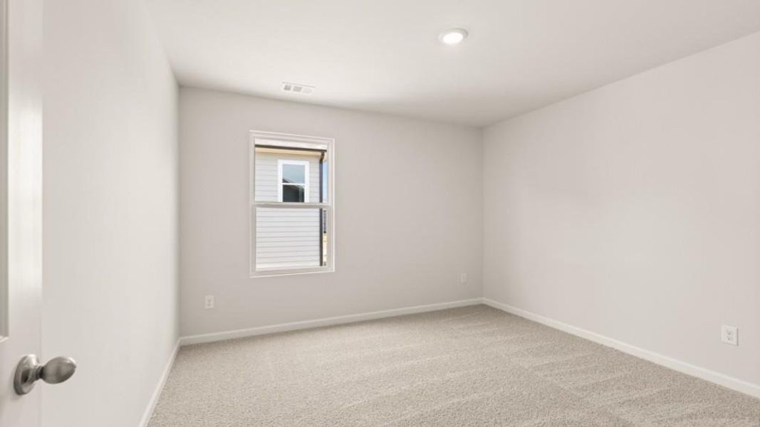 Spacious, unfurnished interior of a new home in Falcon Landing, Gainesville (Image 36).