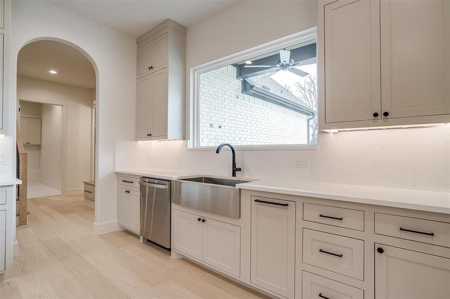 Furnished interior view inside a new home in , Lipan (Image 16).