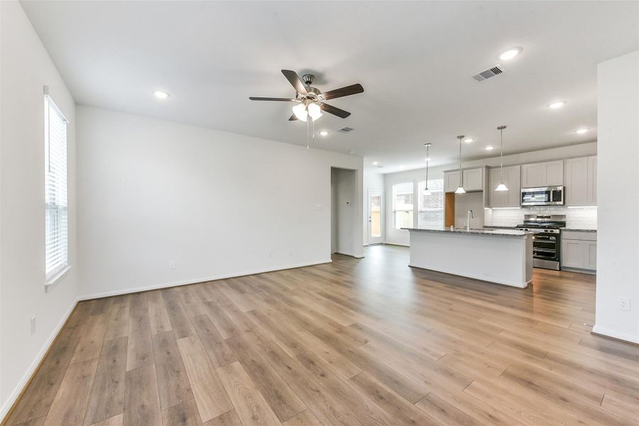 Spacious, unfurnished interior of a new home in , Houston (Image 33). Spacious, unfurnished interior of a new home in , Houston (Image 33).