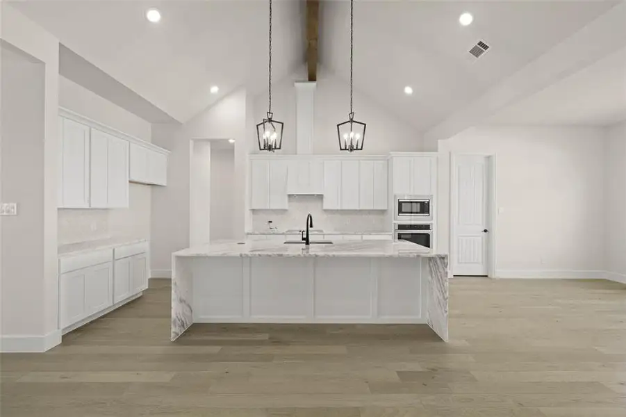 270 Maci- Kitchen-1 270 Maci- Kitchen-1