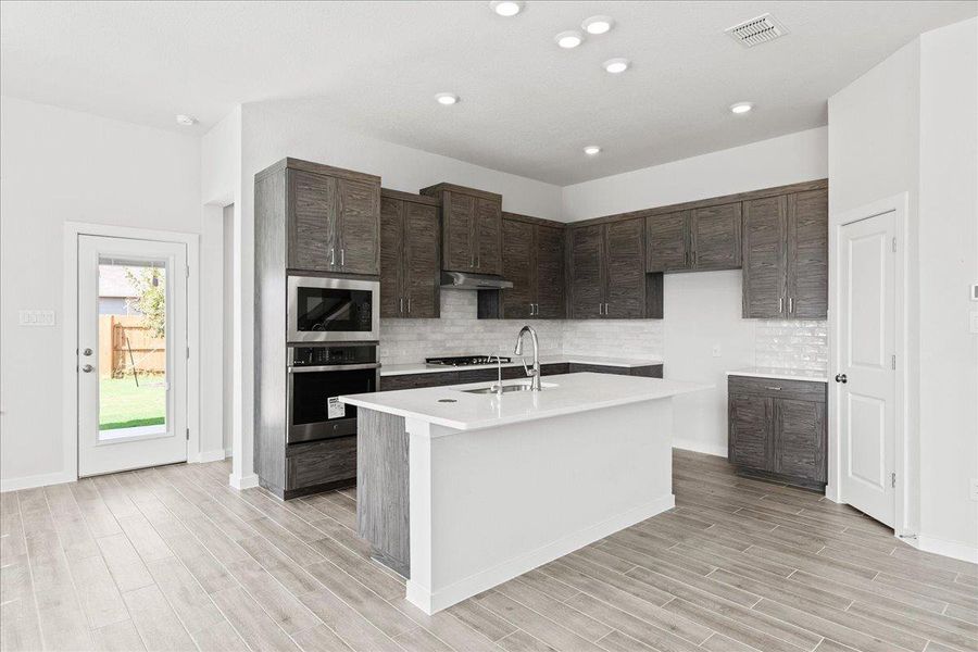 MOVE IN READY MOVE IN READY