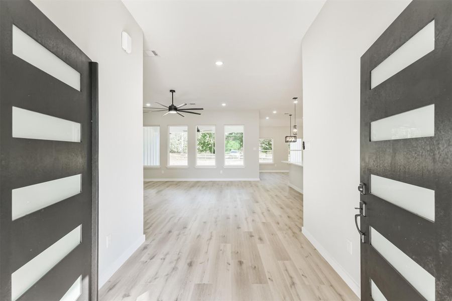 Spacious, unfurnished interior of a new home in , Hockley (Image 43).