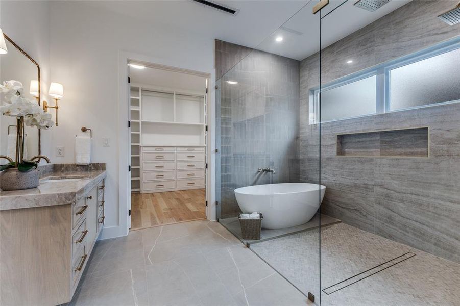 Furnished interior view inside a new home in , Dallas (Image 15). Furnished interior view inside a new home in , Dallas (Image 15).