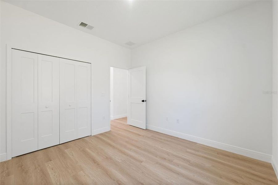 Spacious, unfurnished interior of a new home in , Ocala (Image 24).