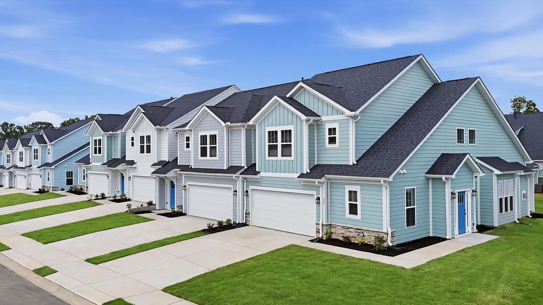 Superior craftsmanship throughout this established villa community near vibrant Downtown Anderson Superior craftsmanship throughout this established villa community near vibrant Downtown Anderson