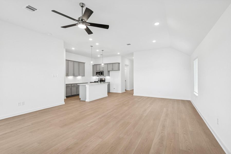 Spacious, unfurnished interior of a new home in Miller's Pond, Rosenberg (Image 8). Spacious, unfurnished interior of a new home in Miller's Pond, Rosenberg (Image 8).