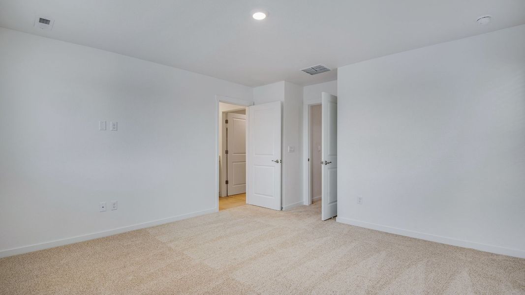 Spacious, unfurnished interior of a new home in Settlers Crossing, Commerce City (Image 17). Spacious, unfurnished interior of a new home in Settlers Crossing, Commerce City (Image 17).