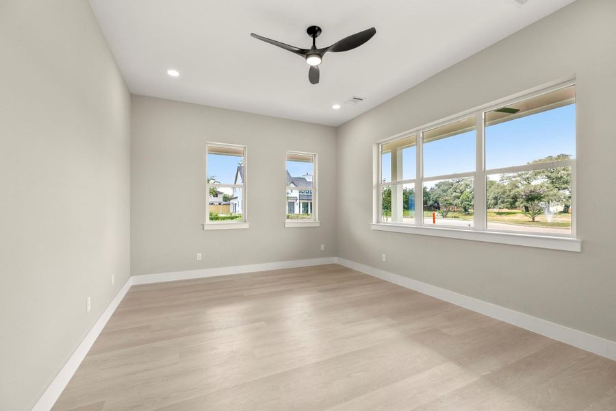 Spacious, unfurnished interior of a new home in , Tomball (Image 31). Spacious, unfurnished interior of a new home in , Tomball (Image 31).