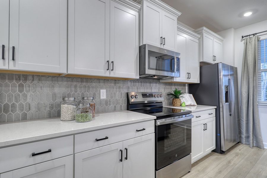 Furnished interior view inside a new home in Bally Castle, Murrells Inlet (Image 11).