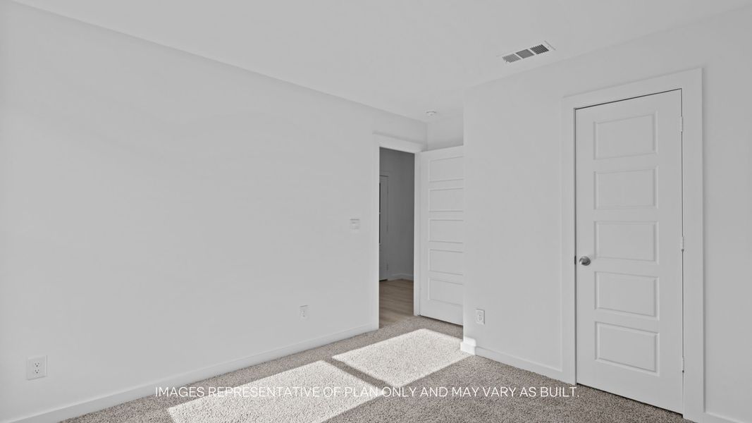 Spacious, unfurnished interior of a new home in Allen Farms, Lubbock (Image 14).