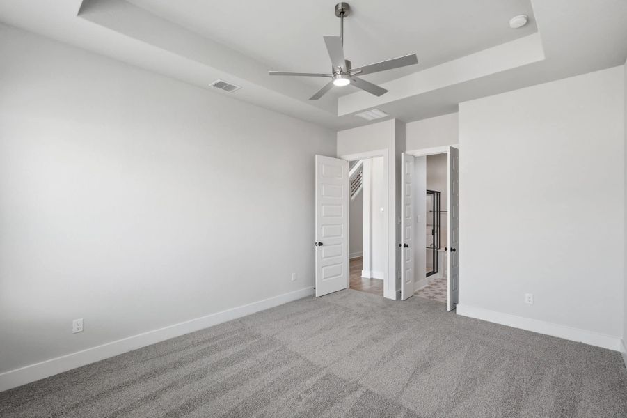 Spacious, unfurnished interior of a new home in Alsatian Oaks, Castroville (Image 37).