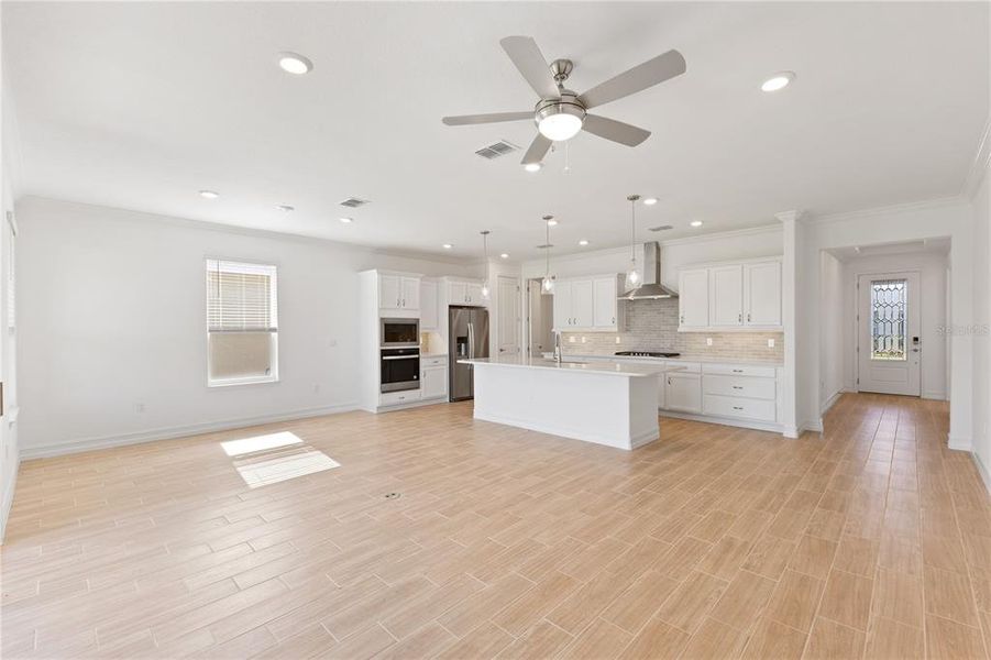 Spacious, unfurnished interior of a new home in Ocala Preserve, Ocala (Image 24).