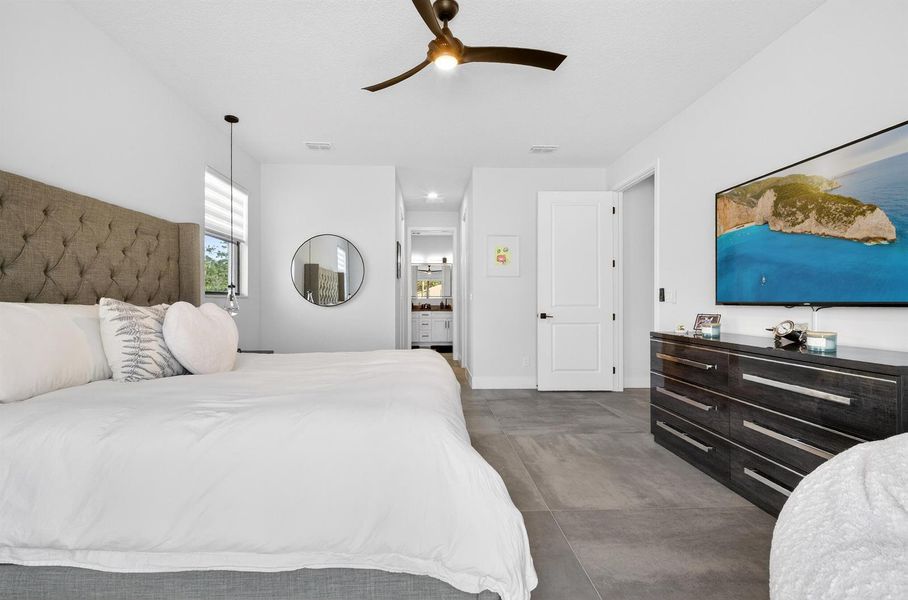 Master Bedroom 10