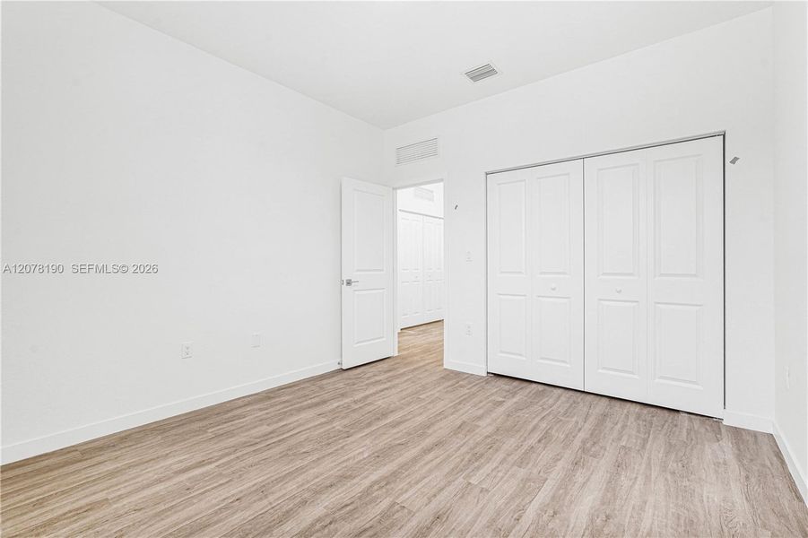 Spacious, unfurnished interior of a new home in , Miami (Image 65).