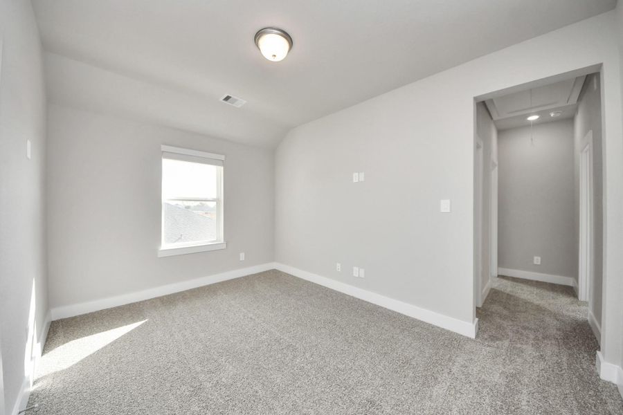 Spacious, unfurnished interior of a new home in Laurel Landing: Founders Collection, Alvin (Image 25).