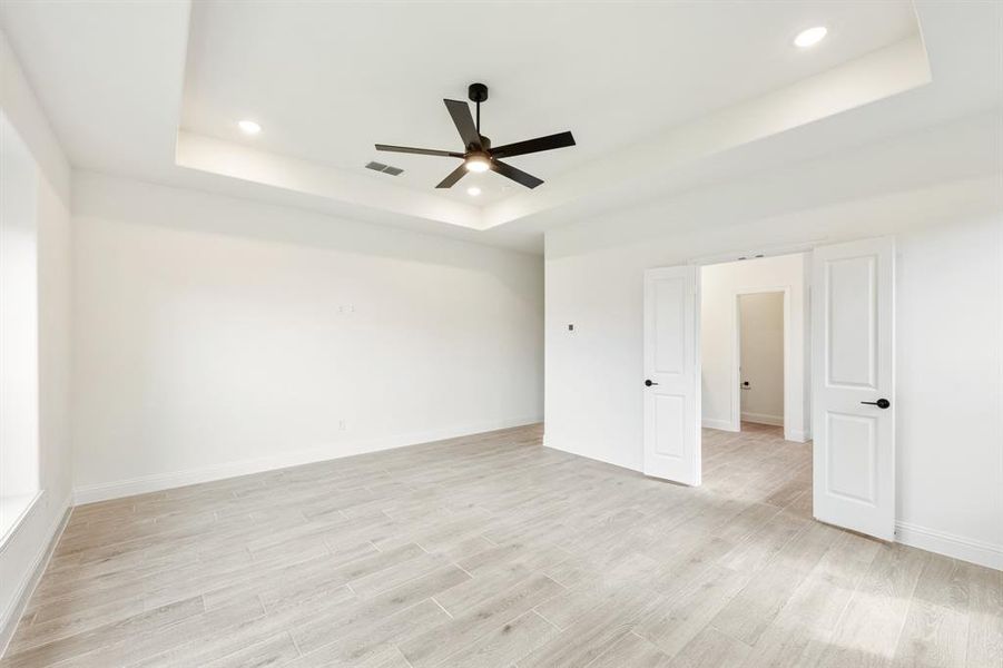 Spacious, unfurnished interior of a new home in Sonoma Verde, Rockwall (Image 33). Spacious, unfurnished interior of a new home in Sonoma Verde, Rockwall (Image 33).