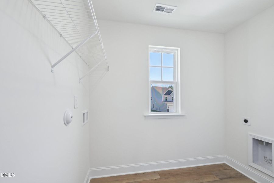 30-web-or-mls-Willow Cameron Wy-3004-028