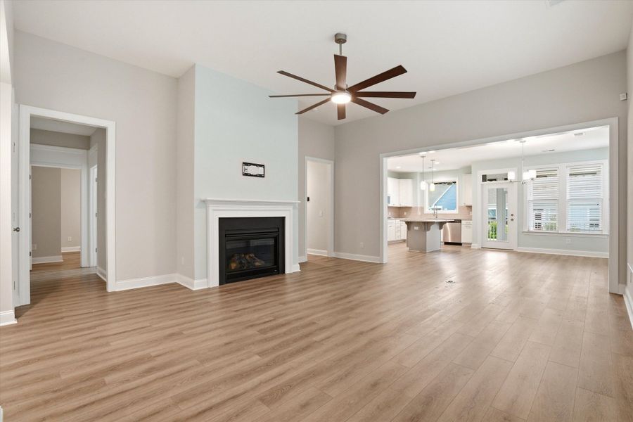 Spacious, unfurnished interior of a new home in , Summerville (Image 32).