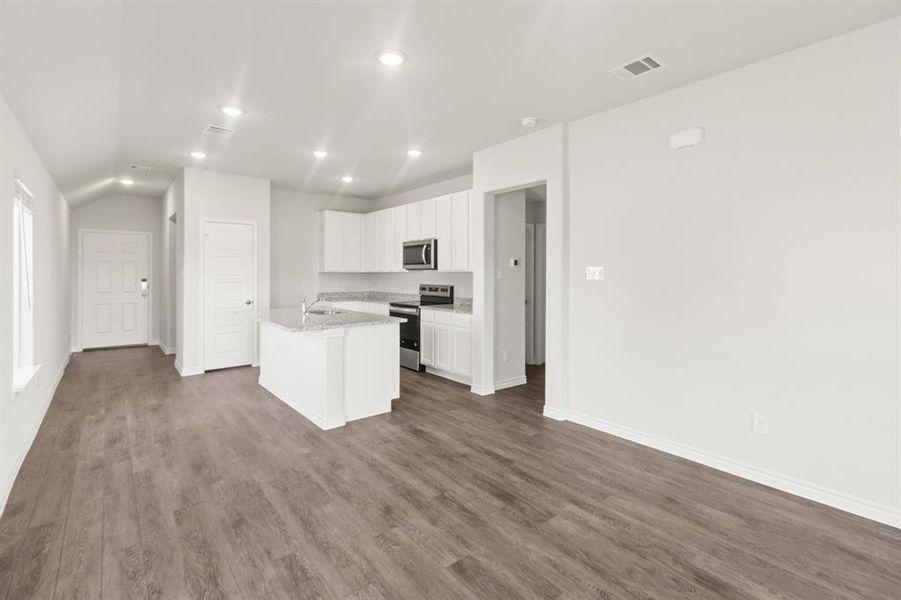 Image 16 of a home in Sycamore Landing.