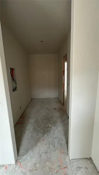 Spacious, unfurnished interior of a new home in Palmera Ridge, Leander (Image 4).