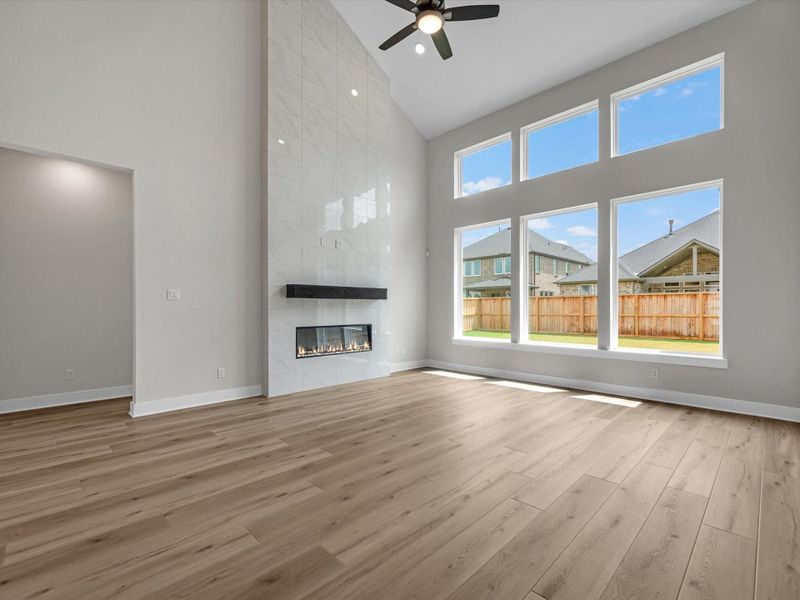 Spacious, unfurnished interior of a new home in Dunham Pointe, Cypress (Image 12).
