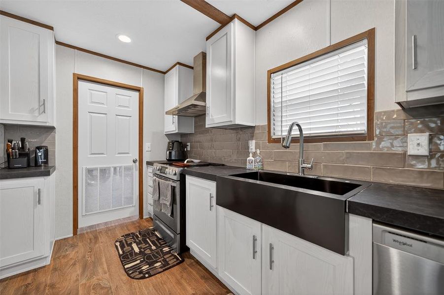 Furnished interior view inside a new home in , Kaufman (Image 11).