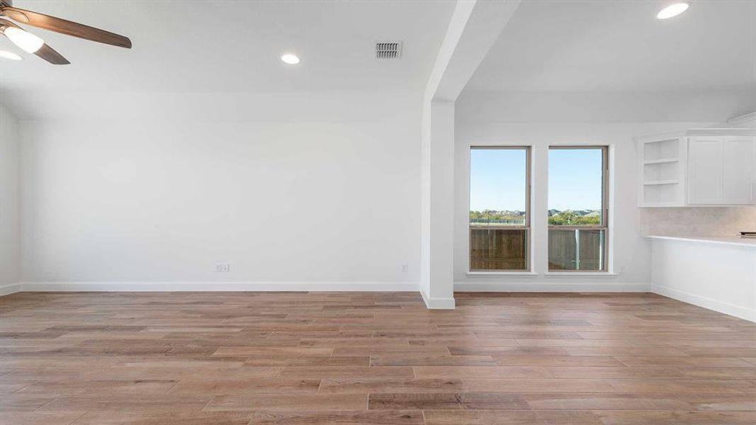 Spacious, unfurnished interior of a new home in Devonshire - Reserve 45', Forney (Image 15). Spacious, unfurnished interior of a new home in Devonshire - Reserve 45', Forney (Image 15).