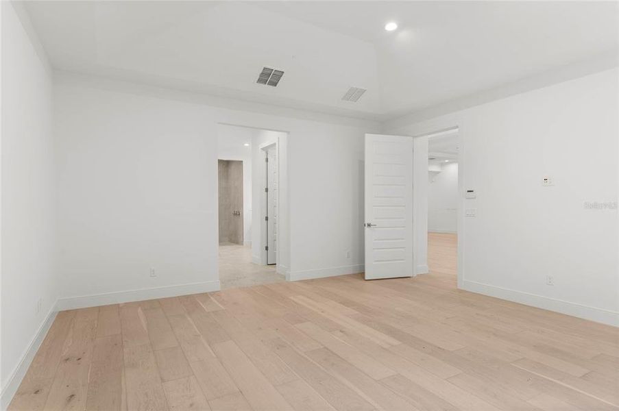Spacious, unfurnished interior of a new home in , Sanford (Image 28).