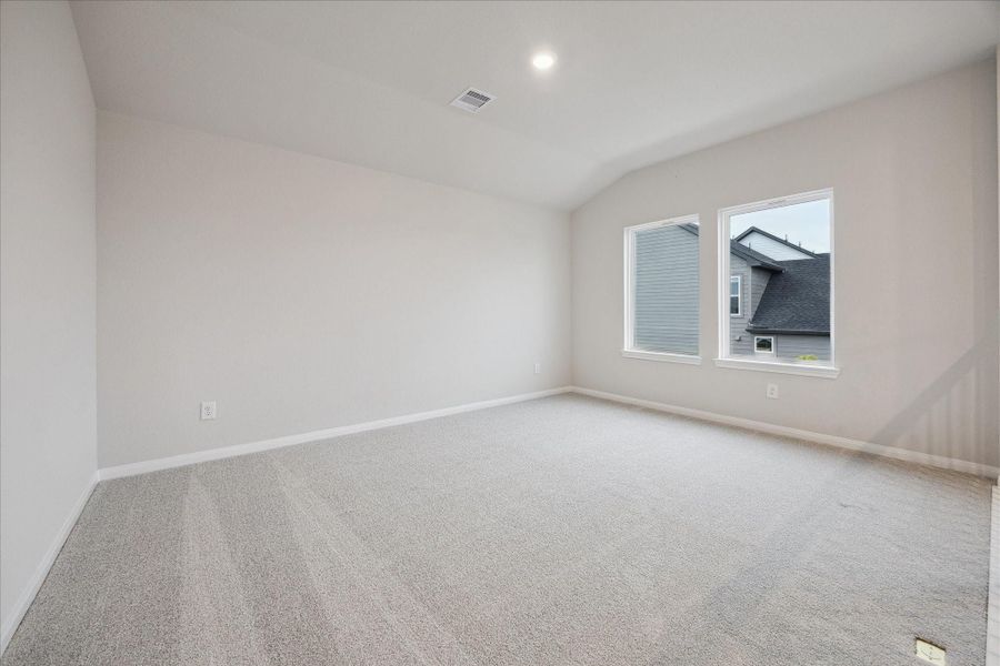 Spacious, unfurnished interior of a new home in Elyson, Katy (Image 21).