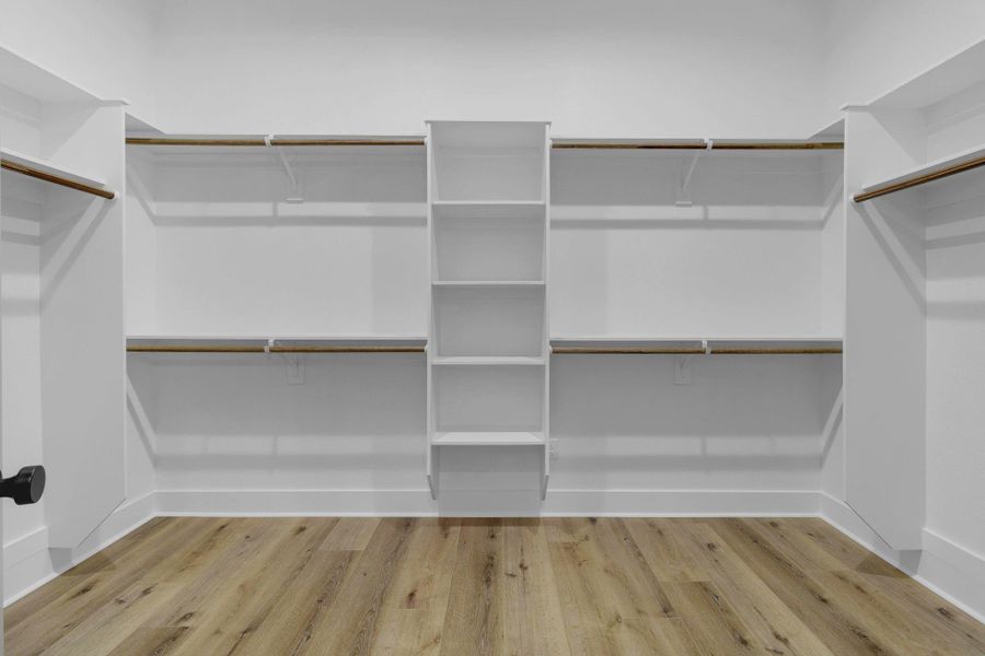 Spacious, unfurnished interior of a new home in , Livingston (Image 17).