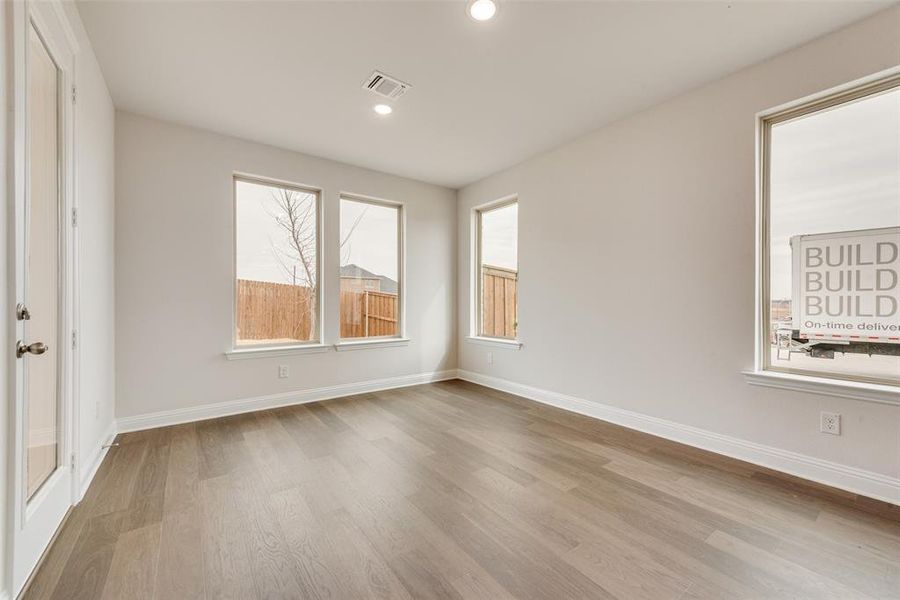 Spacious, unfurnished interior of a new home in Sutton Fields, Celina (Image 19).