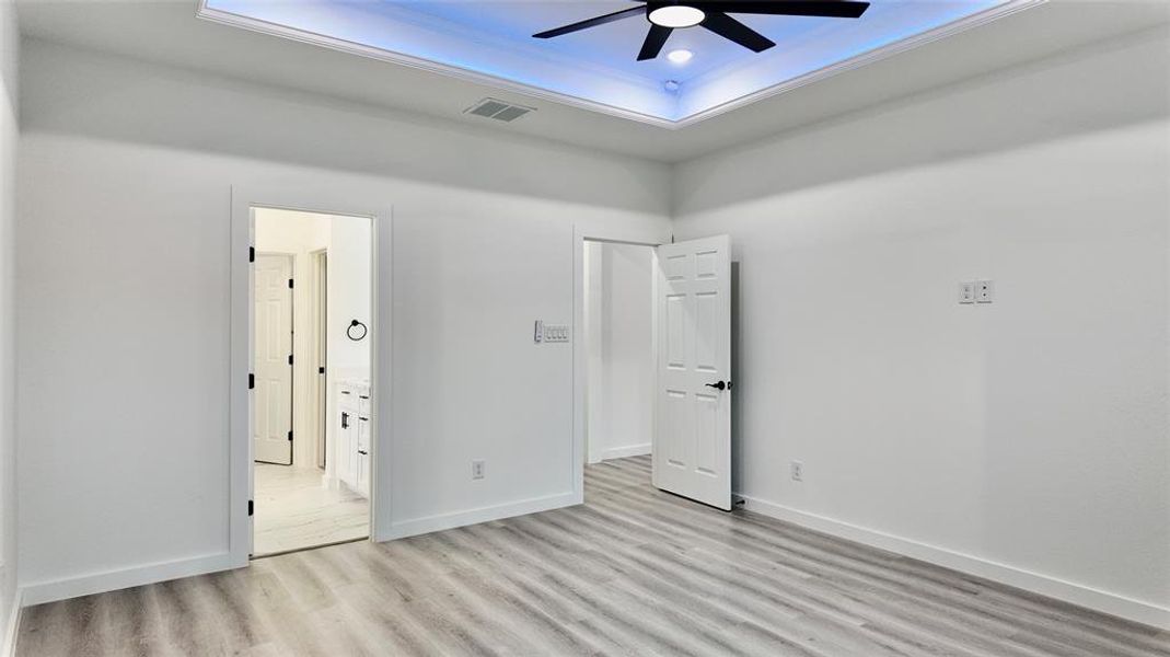 Spacious, unfurnished interior of a new home in , Red Oak (Image 34).