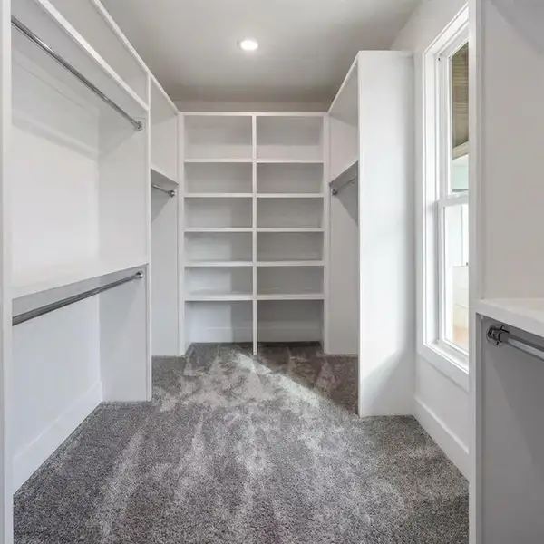 Spacious, unfurnished interior of a new home in , Gainesville (Image 34).
