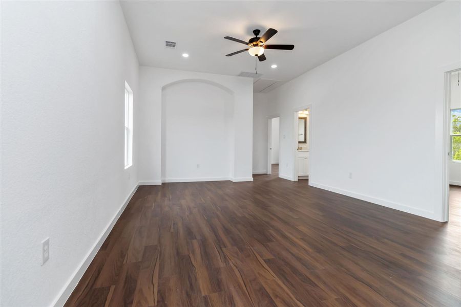 Living area without virtual staging on second floor