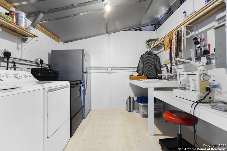 Furnished interior view inside a new home in , Bandera (Image 4).