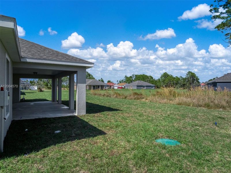 Exterior details and patio area of a home in , Sebring (Image 18).