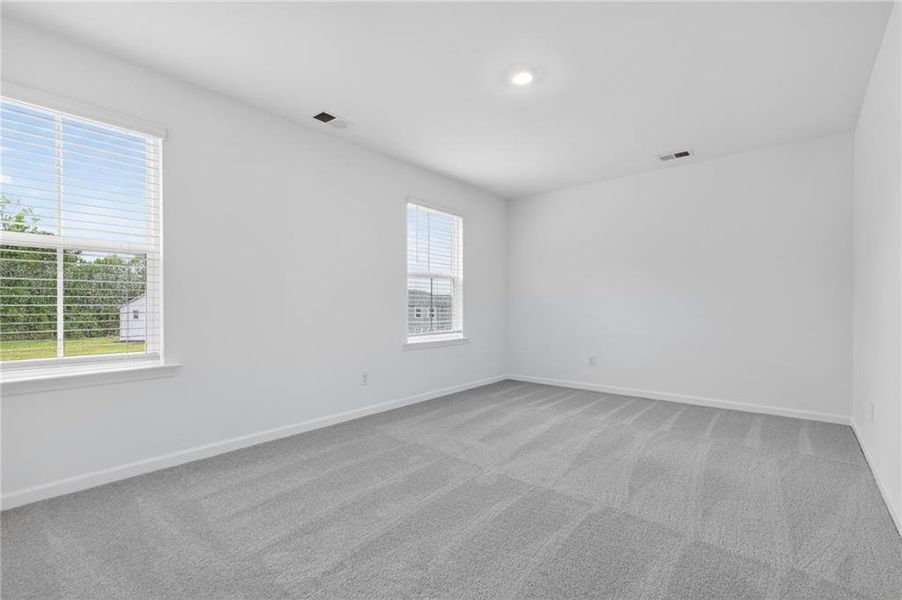 Spacious, unfurnished interior of a new home in Lexington Meadows, Athens (Image 33).