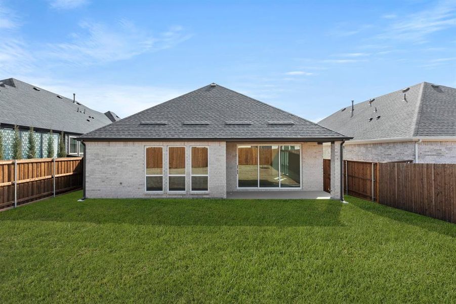 26. 1704 Silla - Back