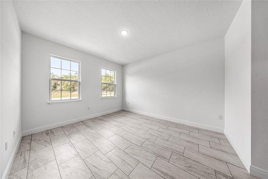 Spacious, unfurnished interior of a new home in , Ocala (Image 16).