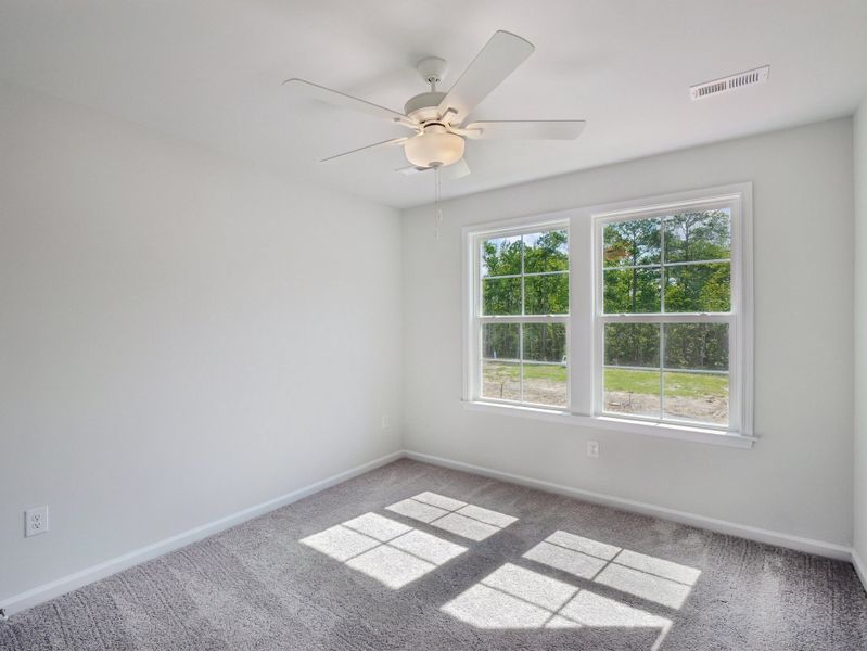 Spacious, unfurnished interior of a new home in Central Creek, Goose Creek (Image 28).