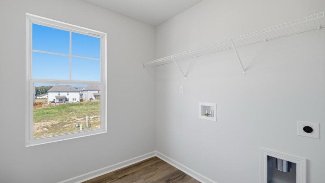 Spacious, unfurnished interior of a new home in Hamptons at Riverwood South, Dallas (Image 15).